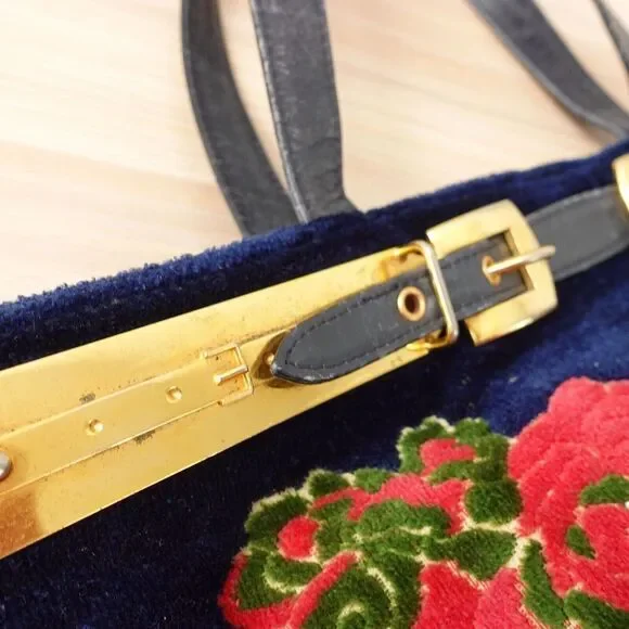 1970s VINTAGE Roberta Di Camerino Bag Flower Navy Devore Gold Belt Bagonghi RARE